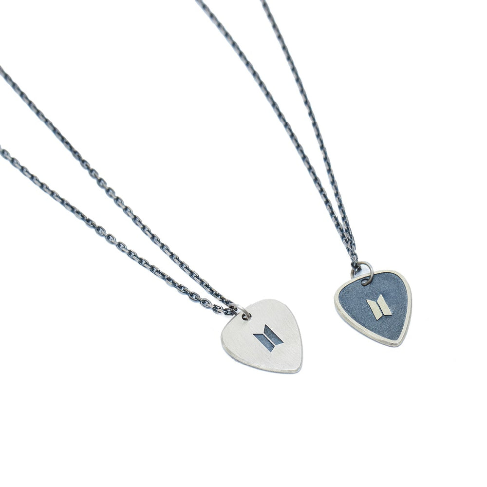 [SUGA] GUITAR PICK NECKLACE(2024年6月末以降発送) – BTS JAPAN OFFICIAL SHOP