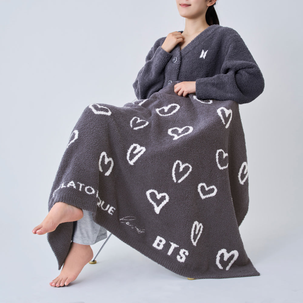 GELATO PIQUE loves BTS] BLANKET (GRAY) – BTS JAPAN OFFICIAL SHOP