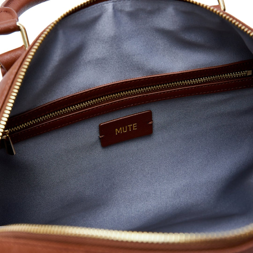 [V] MUTE BOSTON BAG(2024年9月上旬以降発送) – BTS JAPAN OFFICIAL SHOP